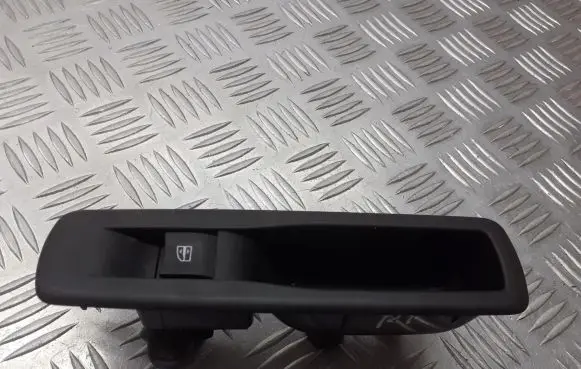 Renault Laguna III Quarter vent window switch 82944002R