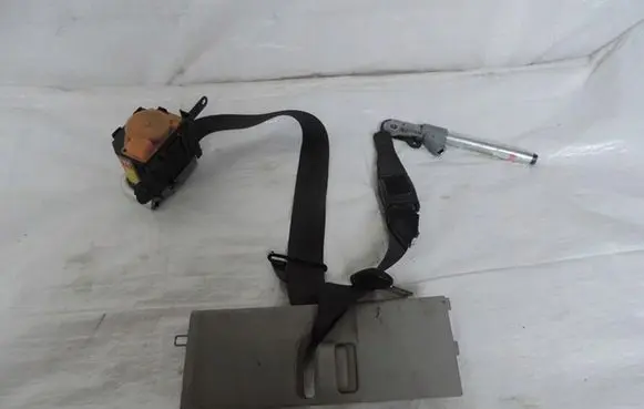 Opel Insignia A Front seatbelt 