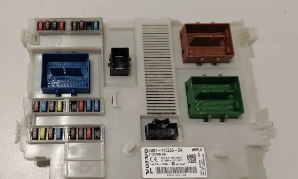 Volvo V60 Fuse module 31327996 BG9T14C256GA 3659AF01125TP