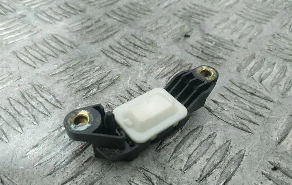Mercedes-Benz E W211 Airbag deployment crash/impact sensor 0018209126