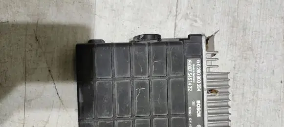 Mercedes-Benz E W124 Engine control unit/module 0280800284