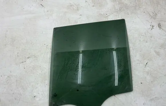 BMW X4 F26 Front door window glass four-door E000214