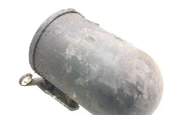 Vacuum air tank