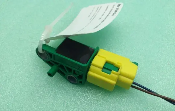 Audi Q7 4L Airbag deployment crash/impact sensor 8K0973323S