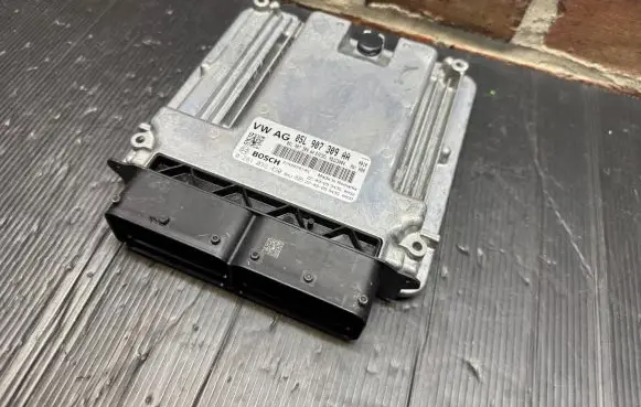 Skoda Octavia Mk4 Engine control unit/module 05L907309AA 0281039430