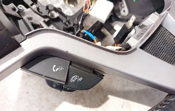 Honda CR-V Steering wheel buttons/switches 