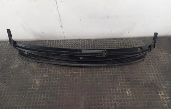 Mitsubishi Colt Wiper trim 7405A315