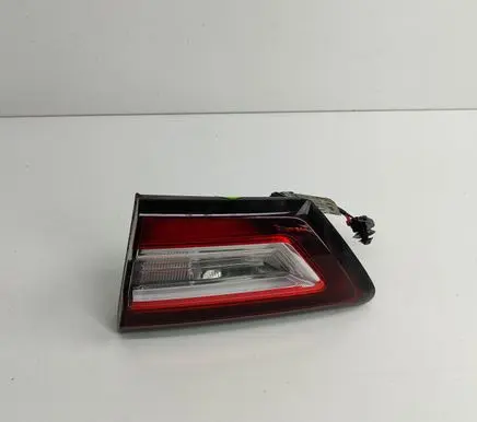 Tailgate rear/tail lights
