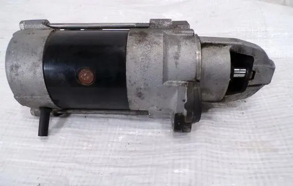 Opel Astra J Starter motor 55570068
