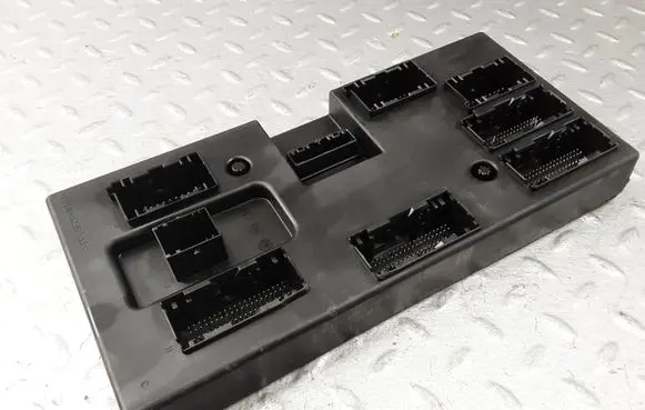 Land Rover Defender Central body control module M8E214F041AA 5D5H16F01 9709126913