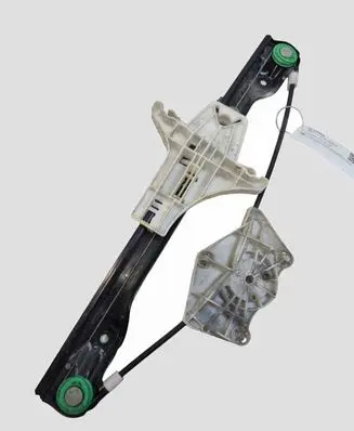 Volkswagen Golf V Rear window lifting mechanism without motor