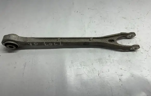 Dodge Challenger Rear upper control arm/wishbone 68210633AA