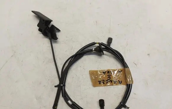 Engine bonnet/hood lock release cable