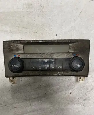 Renault Laguna II Climate control unit 8200181132A HCS17C22 52485201