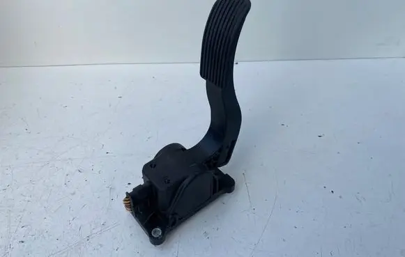 Mercedes-Benz Sprinter W906 Accelerator throttle pedal A9063000304