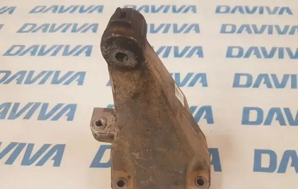 Mercedes-Benz Vito Viano W639 Engine mounting bracket A6462230204