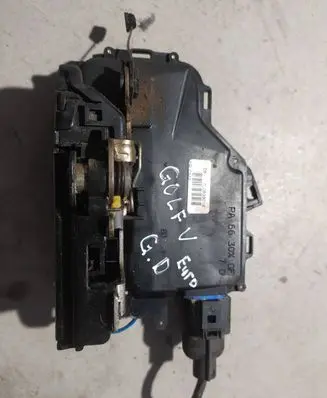 Volkswagen Golf V Rear door lock 7L0839016