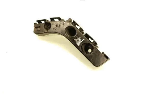 Front bumper mounting bracket