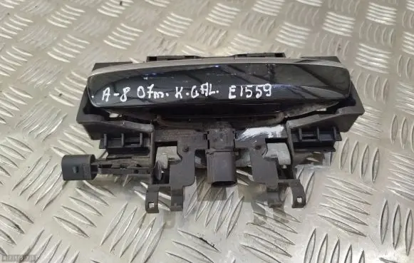 Audi A8 S8 D3 4E Loading door interior handle 4e0839885