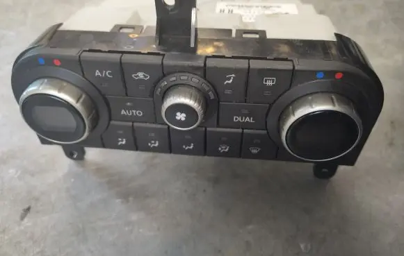 Nissan Qashqai+2 Climate control unit 27500BB50A