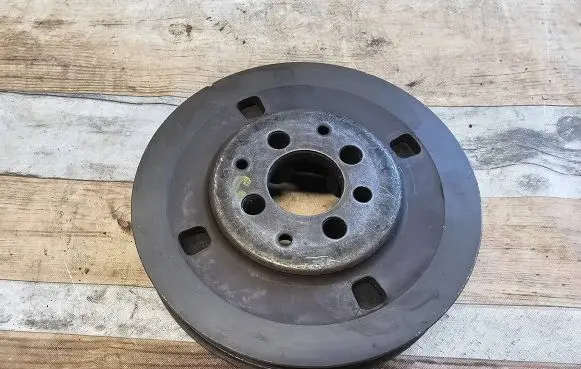 Volkswagen PASSAT B5.5 Crankshaft pulley 038105243