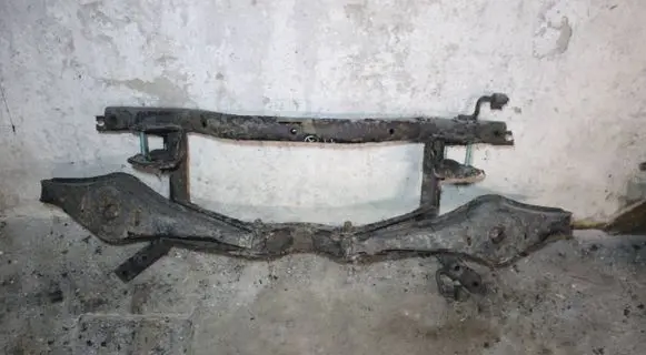 Volkswagen Touran I Rear subframe 