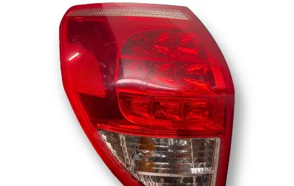 Toyota RAV 4 (XA30) Rear/tail lights E131922