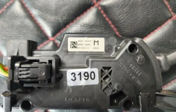 Citroen C4 Grand Picasso Gear shifter/selector 96811352XT 88500004