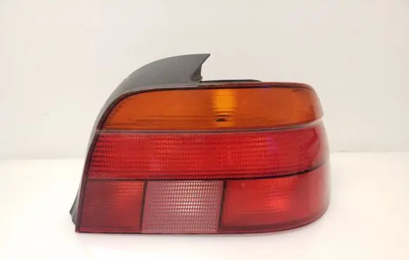 BMW 5 E39 Rear/tail lights 8358032 2VP00724002