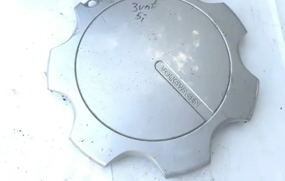 Volkswagen PASSAT B4 R14 wheel hub/cap/trim 357601147A