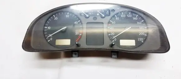 Volkswagen PASSAT B5 Speedometer (instrument cluster) 3B0919880D 110008776