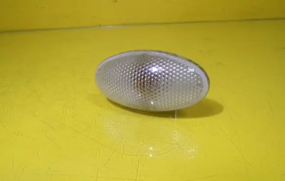 Suzuki Swift I Front fender indicator light 