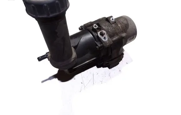 Citroen C4 I Power steering pump 9685590380