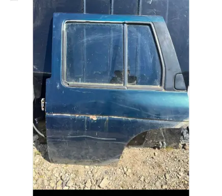 Nissan Terrano Rear door
