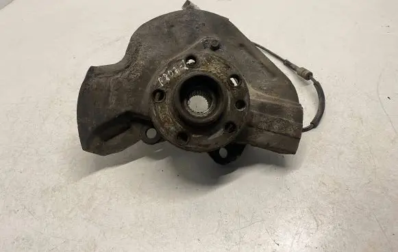 Peugeot 807 Front wheel hub spindle knuckle