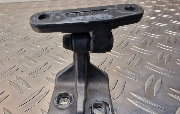 Mercedes-Benz A W168 Front door upper hinge 98M12
