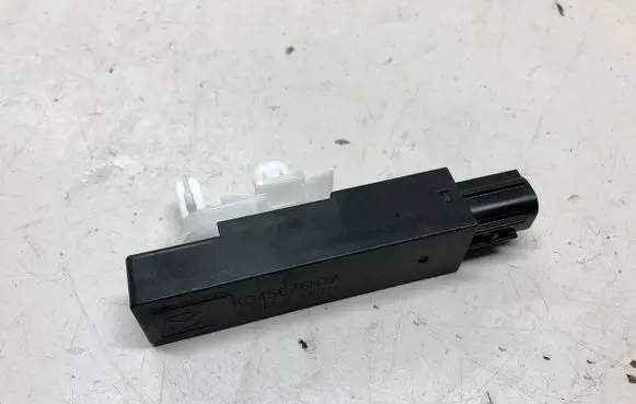 Mazda 6 Antenna control unit KD45676NXA