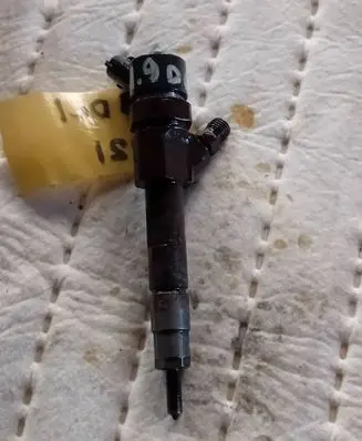 Renault Laguna II Fuel injector 0445110021