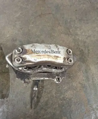 Mercedes-Benz E W211 Front brake caliper 20704803
