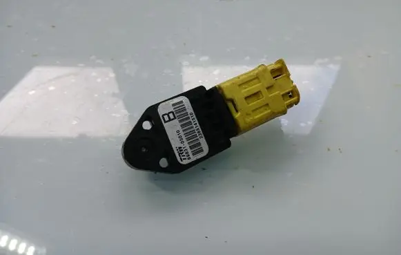Toyota Avensis T250 Airbag deployment crash/impact sensor 8983105010 8983105010B 238514151D