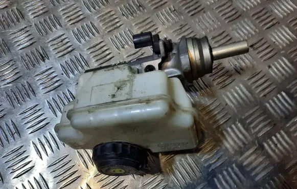 Volkswagen PASSAT B7 USA Master brake cylinder 1K1611301E 1K0945459