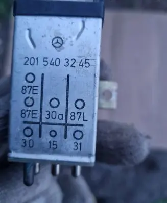 Mercedes-Benz E W124 Other relay 2015403245