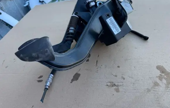 Mercedes-Benz E W212 Pedal assembly A204290249 1307930912 A2042902802