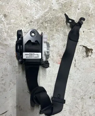 BMW X3 F25 Front seatbelt 3066322 0717F9W2YT