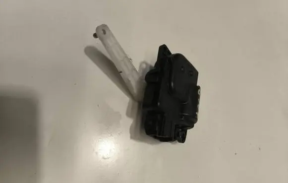 Chrysler Sebring (JS) Air flap motor/actuator AA1138002640 150542