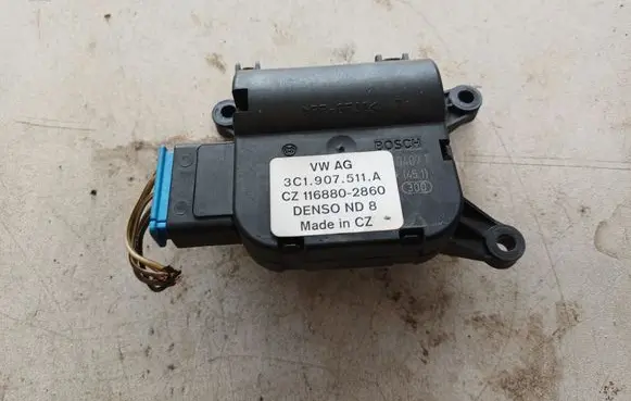 Volkswagen PASSAT B6 Air flap motor/actuator 3C1907511A