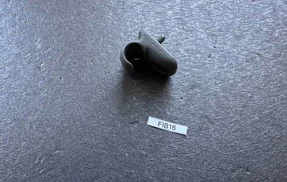 Nissan Patrol Y60 Sun visor clip/hook/bracket 9640906J01