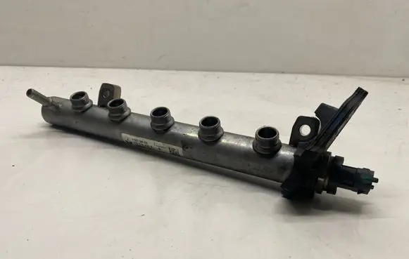 Nissan Qashqai Fuel main line pipe H8201044829 1304900225 175216420R