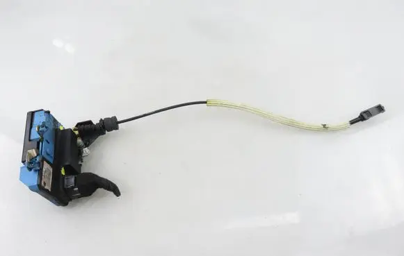 Volvo XC90 Front door lock 