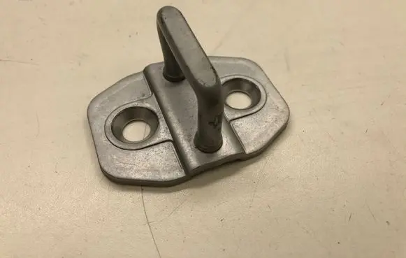 Mercedes-Benz E W212 Rear door lock loop/hook striker 11000049B